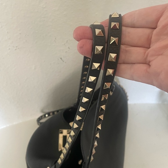 GRAINY CALFSKIN ROCKSTUD BAG - Picture 10 of 10